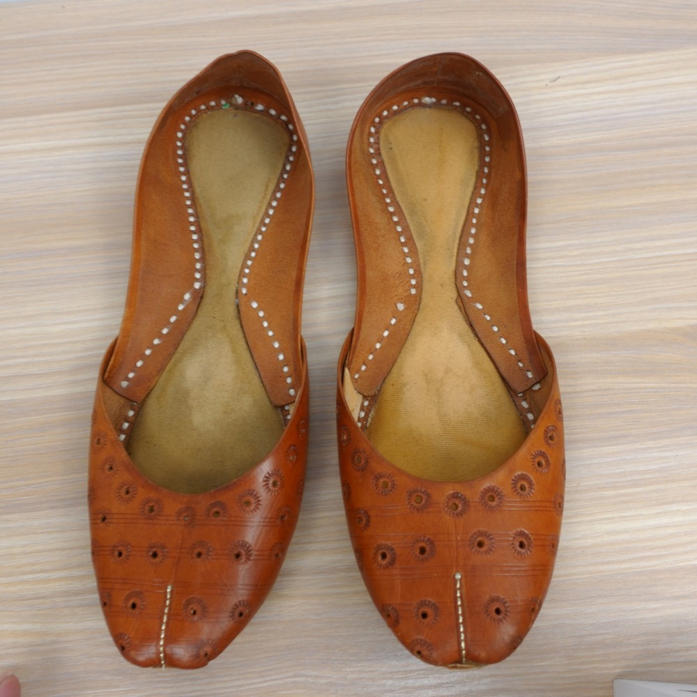Vintage Jutti Khussa Shoes Womens 7 Brown Leather Flats Indian Handmade FLAWED